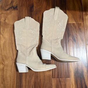 Mi.iM Beige Heeled Western Boots
